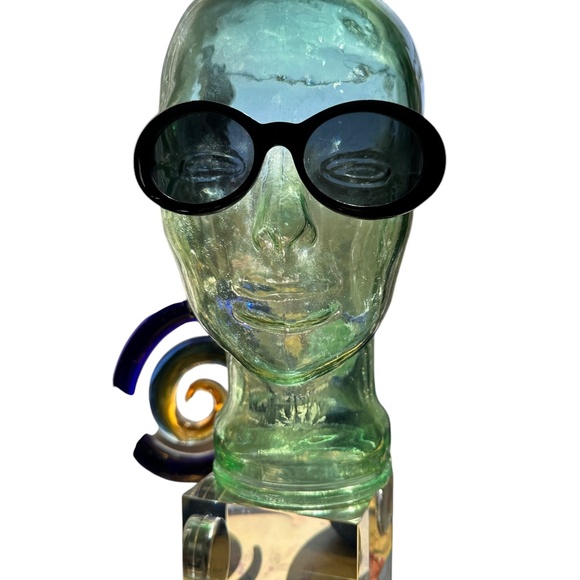 Vintage GIANNI VERSACE Runway Medusa Pendant Black Round-Frame Sunglasses 403 main image 6